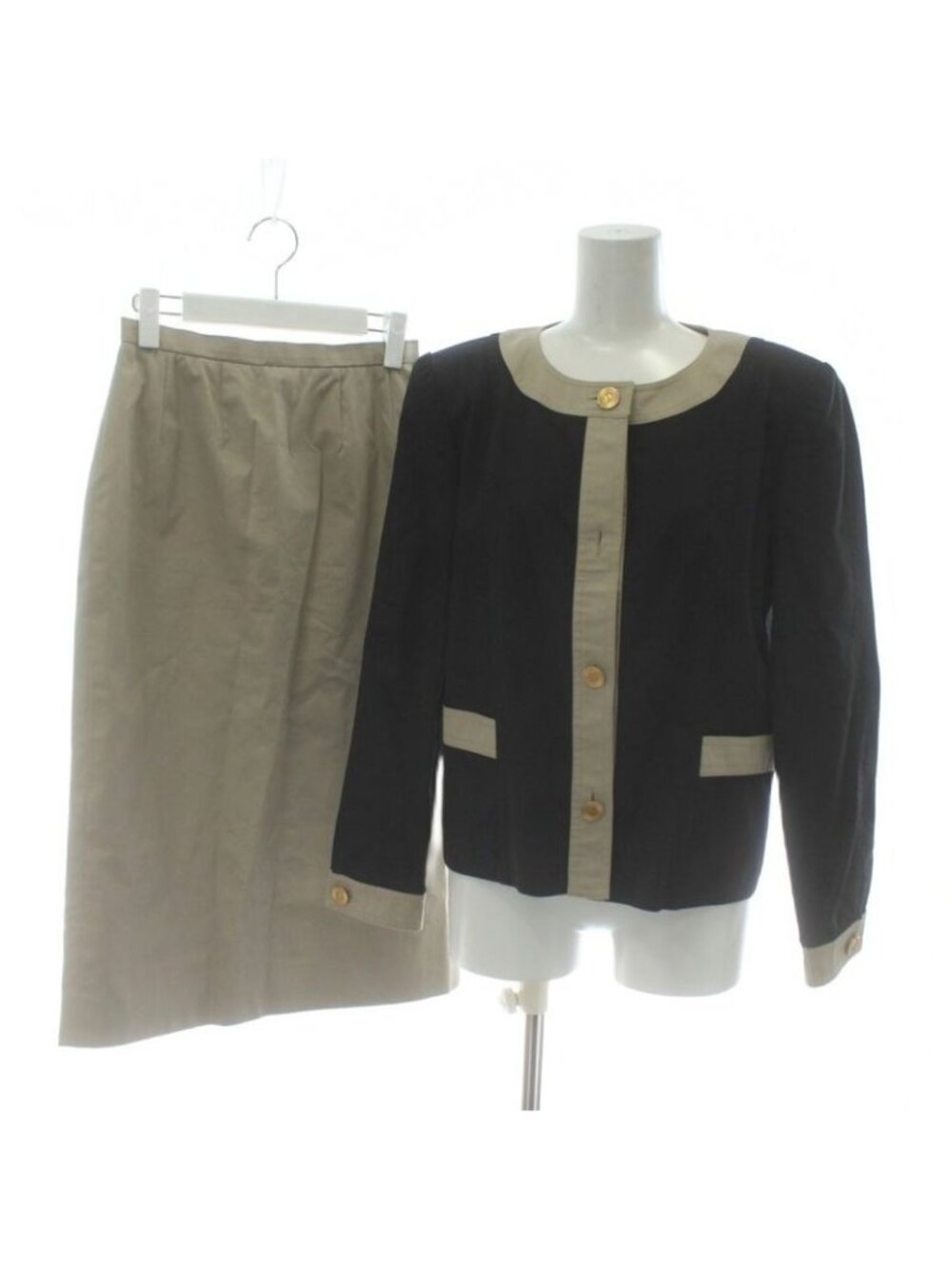 Chanel Set Suit Top and Bottom Collarless Jacket Single Shoulder Pad Gold Button